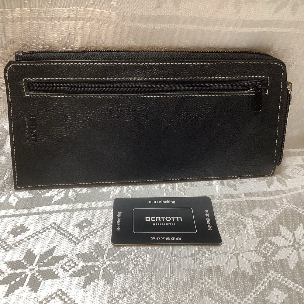 Bertotti Wallet Travel Zippered RFID Black